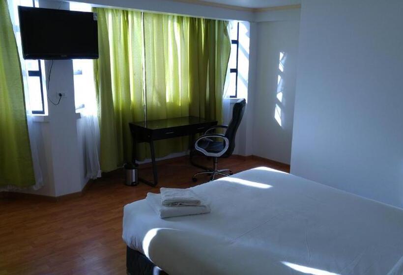 سوئیت کلاسیک, Hostal America