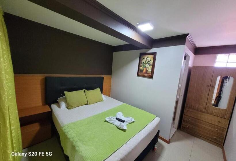 سوئیت کلاسیک, Hostal America