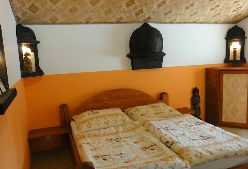 Семейный Номер, Resort Svět