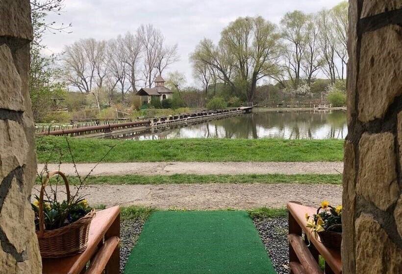 Семейный Номер, Resort Svět