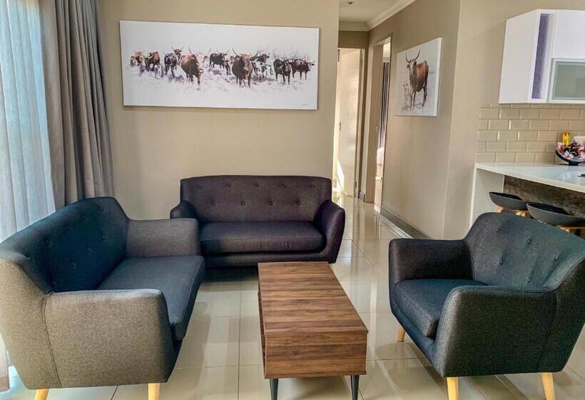 침실 2개 아파트, At Hatfield Apartments