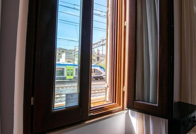 اتاق اکونومی یک تخته, Crossroad