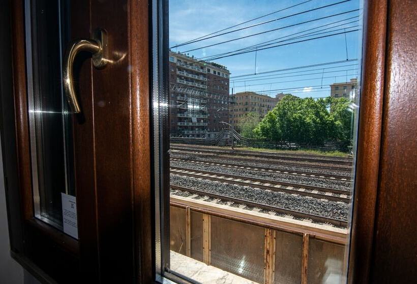 اتاق اکونومی یک تخته, Crossroad