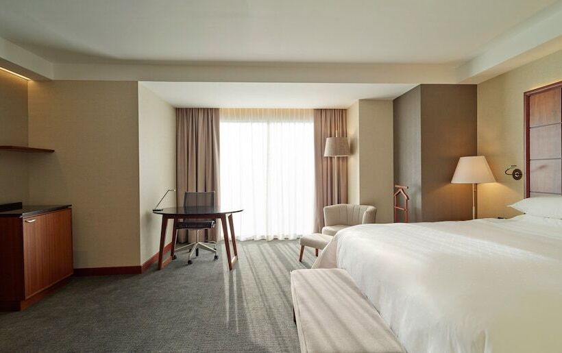 Номер Deluxe Вид на Парк, Grand Fiesta Americana Chapultepec