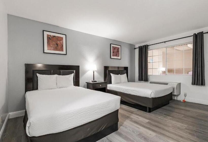 스탠다드 룸 더블 침대 2개, Heritage Inn Express Chico