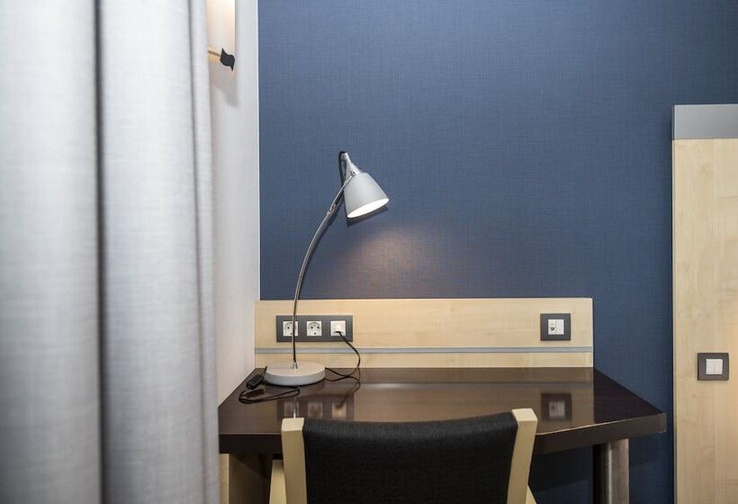 Номер Стандарт, Holiday Inn Express Barcelona   Montmeló, An Ihg