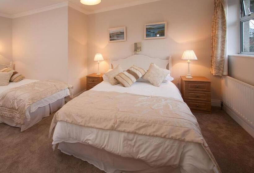 Номер Deluxe, Roundstone House