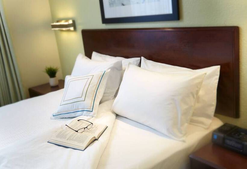Люкс, Best Western Hesperia Victorville Suites