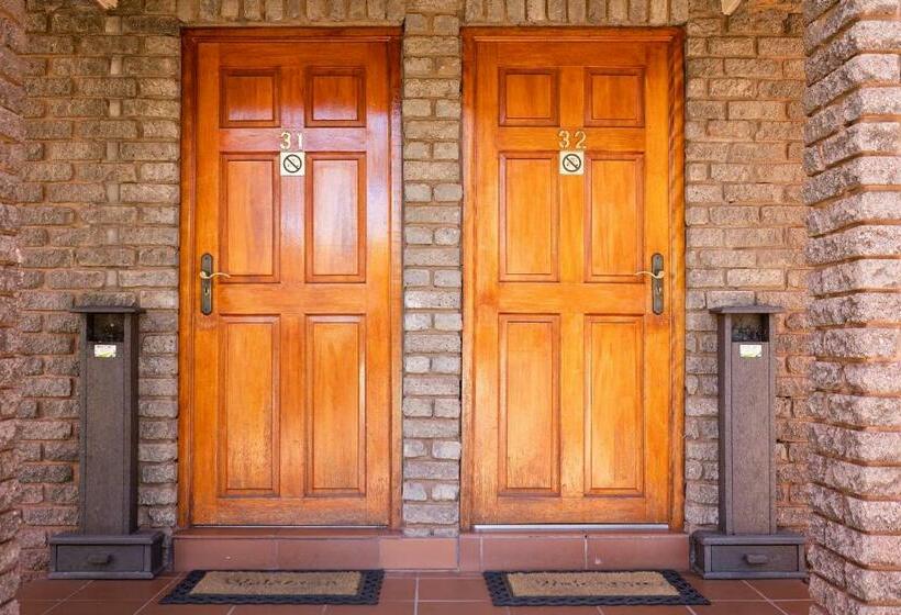 Номер Deluxe, Kathu Gamagara Lodge