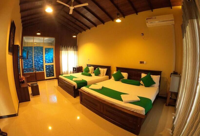 Семейный Номер, Mount Seven Holiday Inn