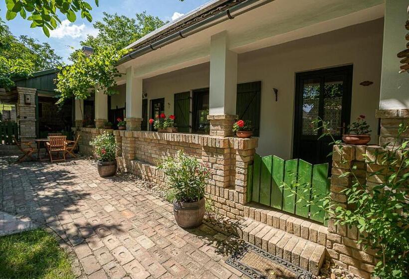 Люкс Повышенной Комфортности, Provence Birtok