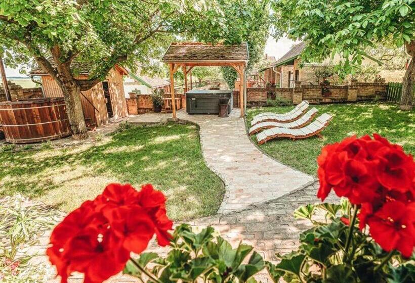 Люкс Deluxe Кровать Кинг, Provence Birtok