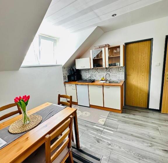 Семейный Номер, Apartmány Na Horce