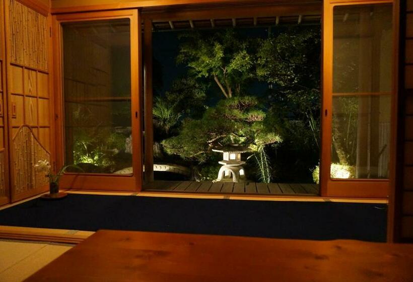 Четырехместный Номер Стандарт, Atelier Bee S Knees Bed & Breakfast