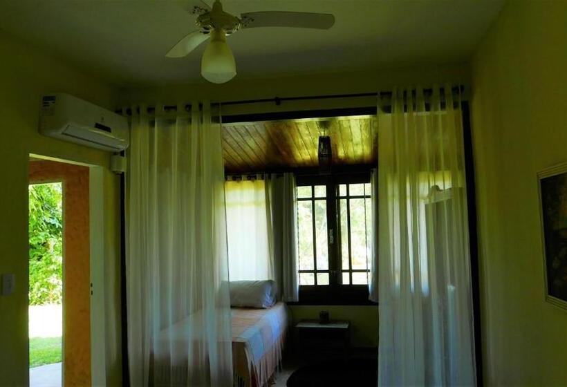 Suite with lake view, Pousada Camping Porto Grande