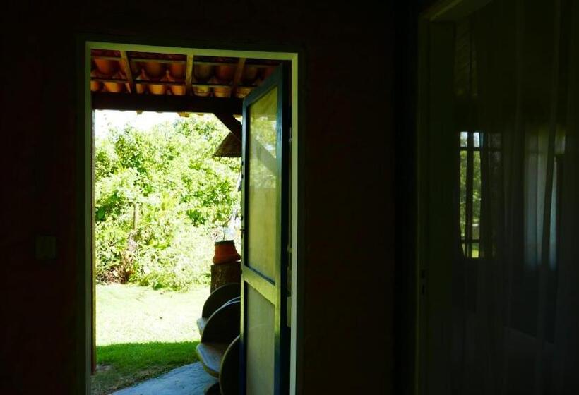 Suite with lake view, Pousada Camping Porto Grande