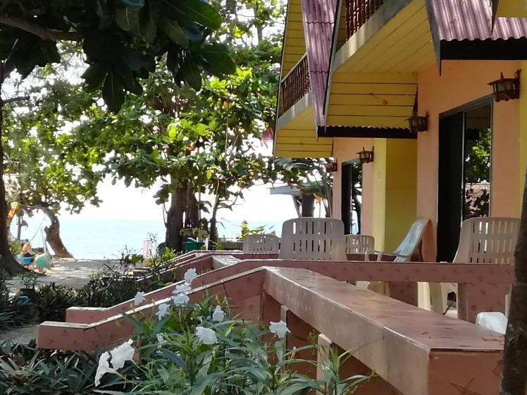 스탠다드 트리플 발코니 룸, Andaman Beach Resort Koh Jum