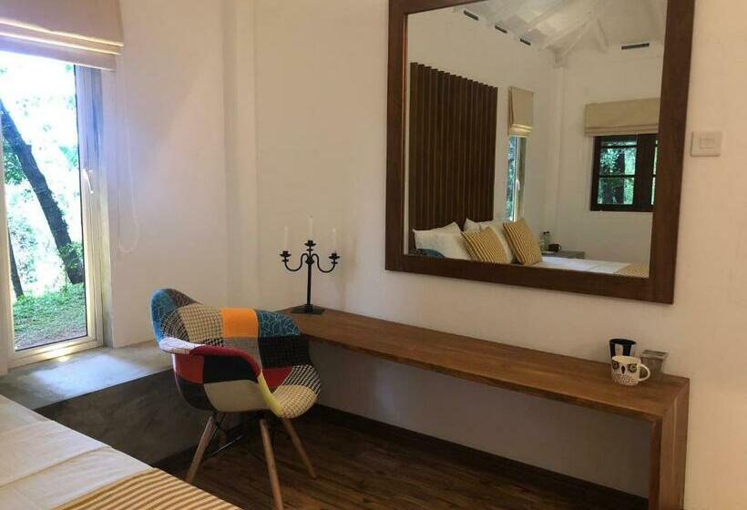 Хижина, River Garden Resort
