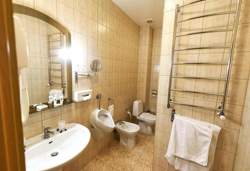 سوئیت با تخت بزرگ, Zoloto Karpat
