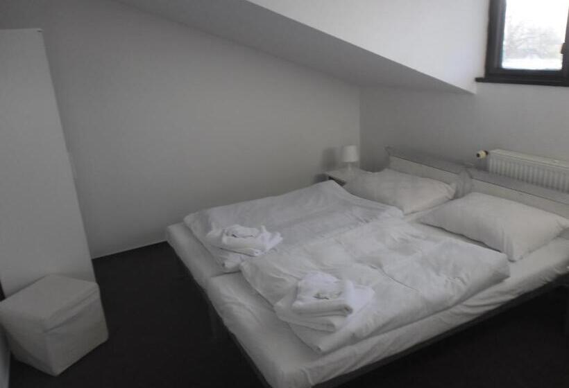 Номер Стандарт Трехместный, Bike Hotel Měděnec