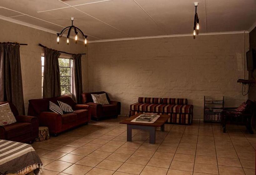 Дом 3 Спальни, Kalkfontein Guesthouse