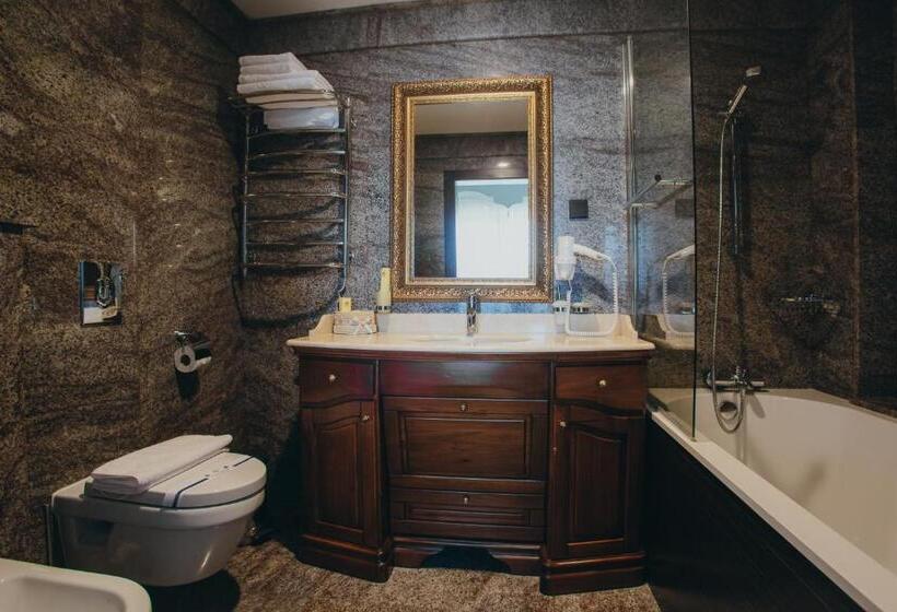 Люкс, Resort&spa Kamelot