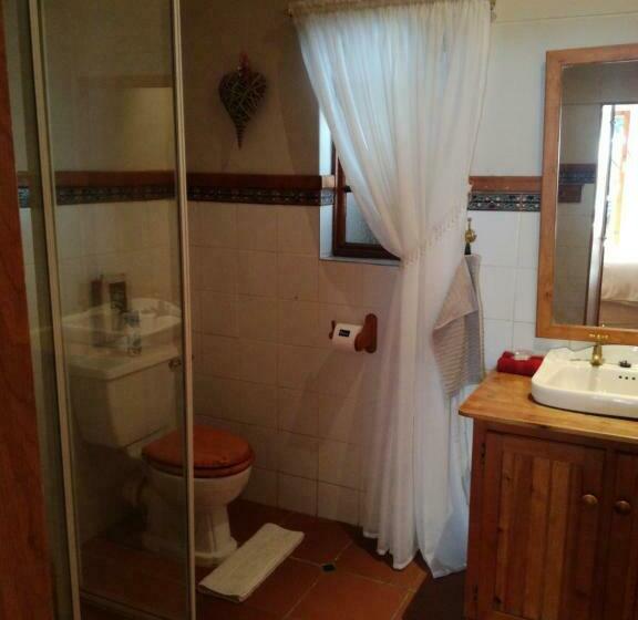 Номер Стандарт Вид на Сад, Dekat Self Catering