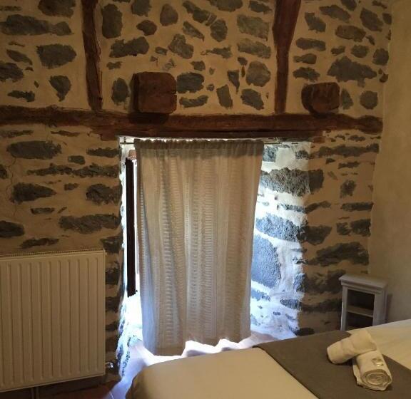 Трехместный Номер Классика, Auberge Les Fontilles