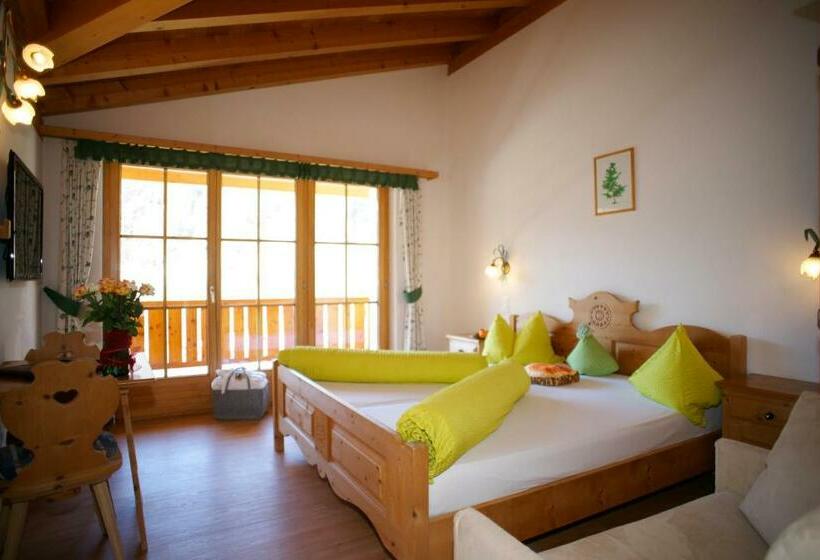 Номер Стандарт, Crusch Alba Sta Maria