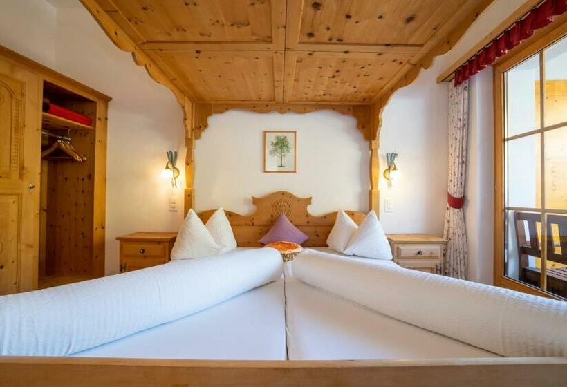 Номер Стандарт, Crusch Alba Sta Maria