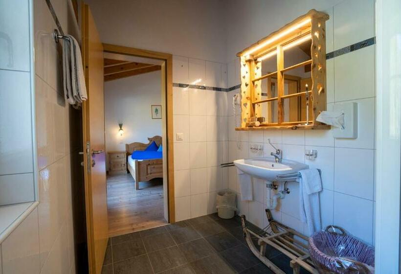 Номер Стандарт, Crusch Alba Sta Maria