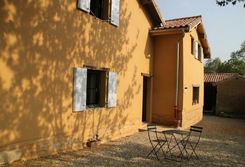 Дом 3 Спальни, Bed & Breakfast   Maison De Marie