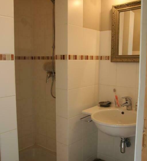 Quarto Estandar Cama King, Moulin Mariman