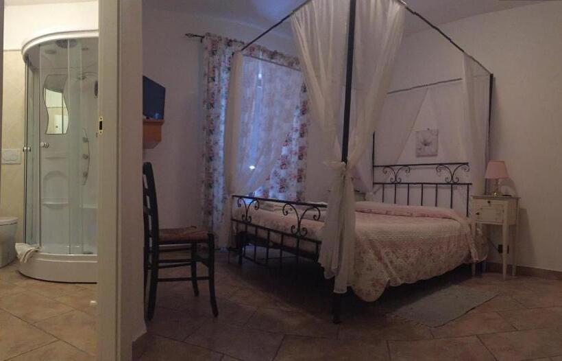 Quarto Estandar, Il Portico