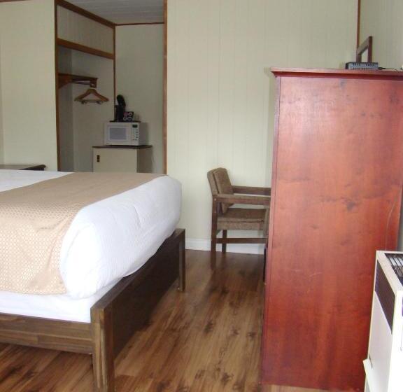 标准间, Paddock Inn