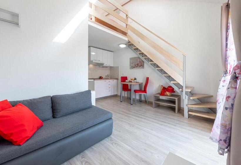 Студио Стандарт Вид на Море с Балконом, Cina Apartments