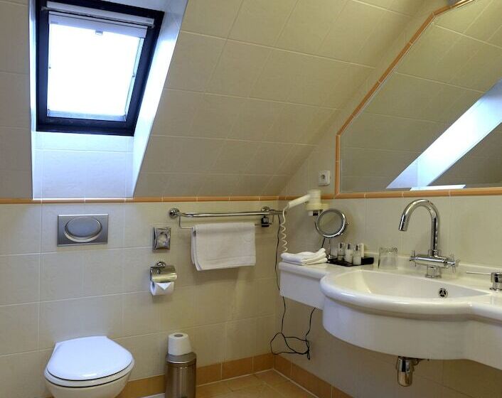 Standard Room, Grand