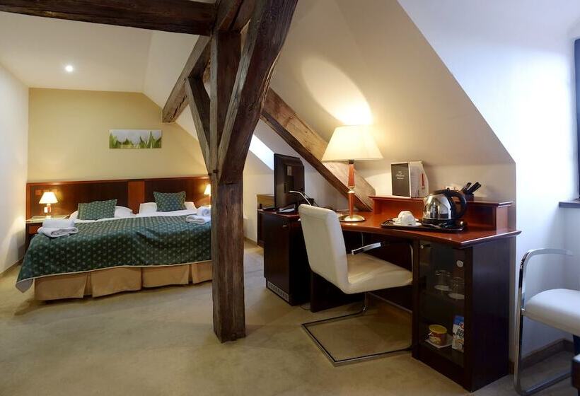 Standard Room, Grand