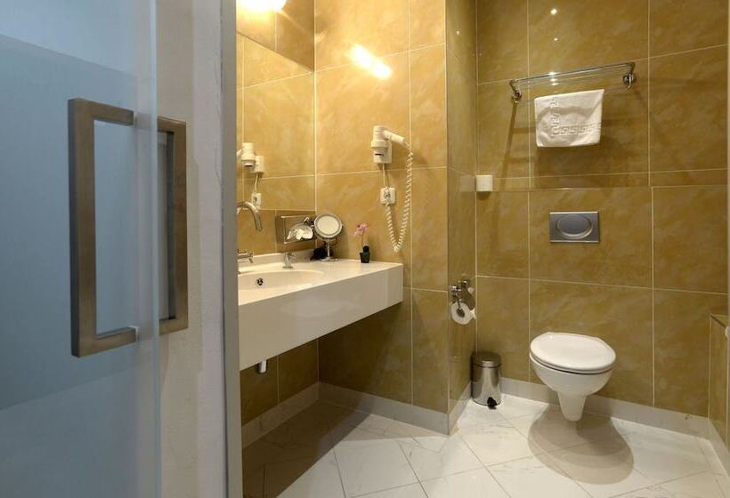 Junior Suite, Grand