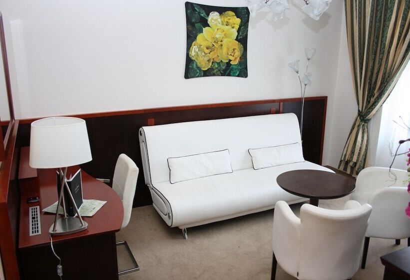 Junior Suite, Grand