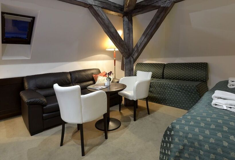 Deluxe Room, Grand