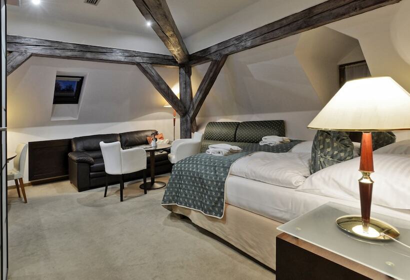 Deluxe Room, Grand