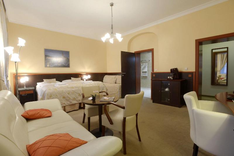 Standard Triple Room, Grand