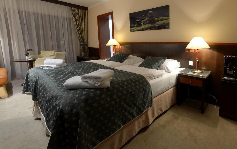 Deluxe Room, Grand
