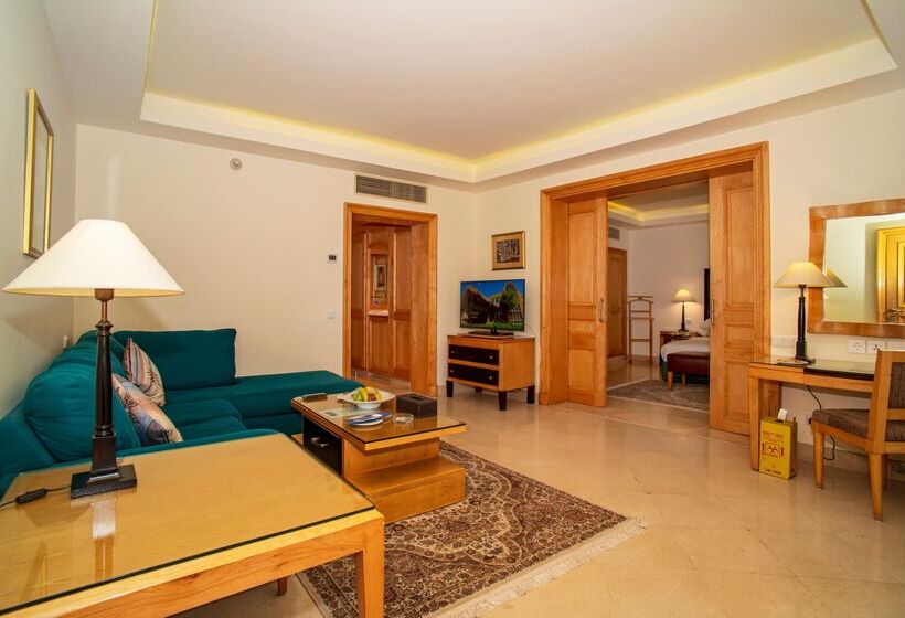 سوییت با چشم‌انداز استخر, Savoy Sharm El Sheikh