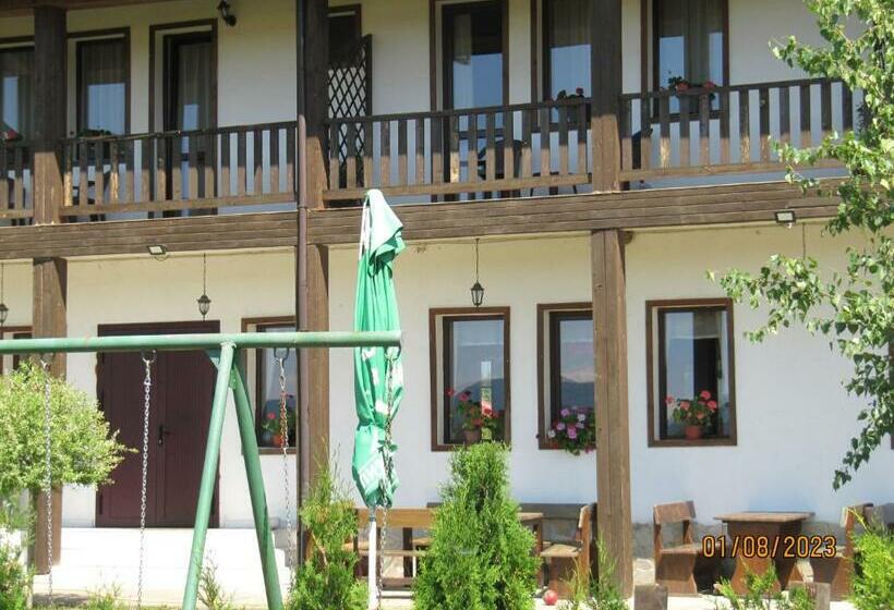 Номер Стандарт с Балконом, Guest House Belchin View