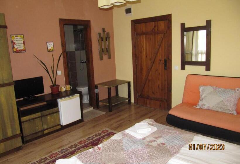 Номер Стандарт с Балконом, Guest House Belchin View