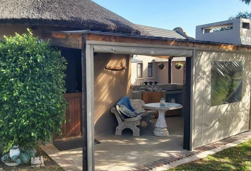 Бунгало Стандарт, Melkboom Guest Farm