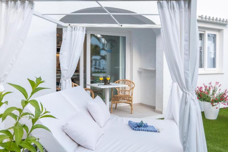 标准间, Fergus Style Carema Beach