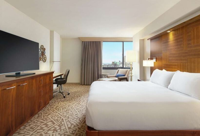 اتاق لوکس, Hilton New York Times Square